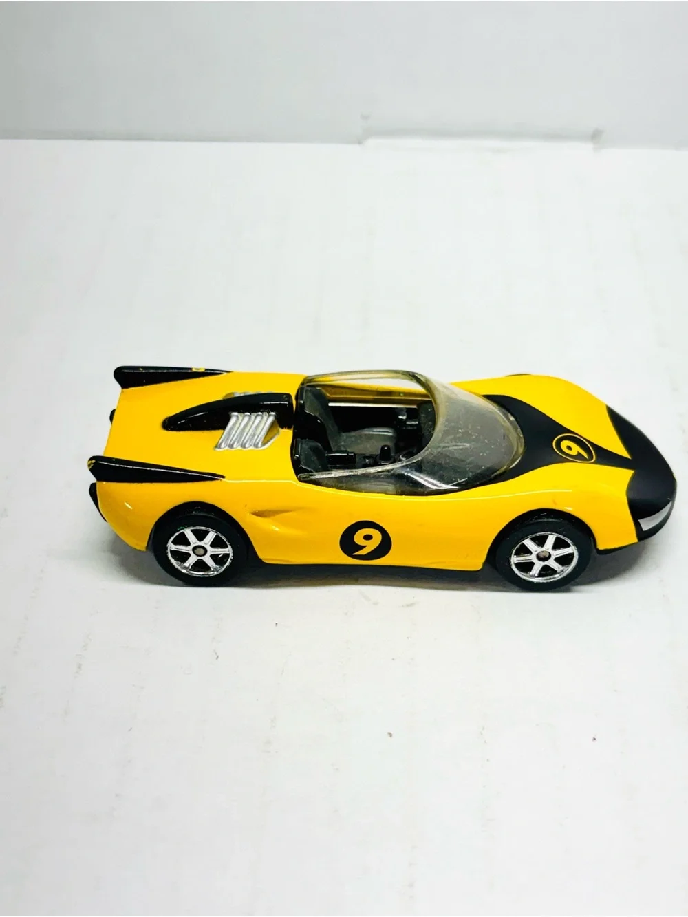 Hot Wheels Diecast Speed Racer 1:64  Mach 5 & Shooting Star Racing Cars Lot Of 2